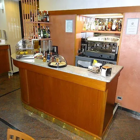 Piacenza Hotell 3*