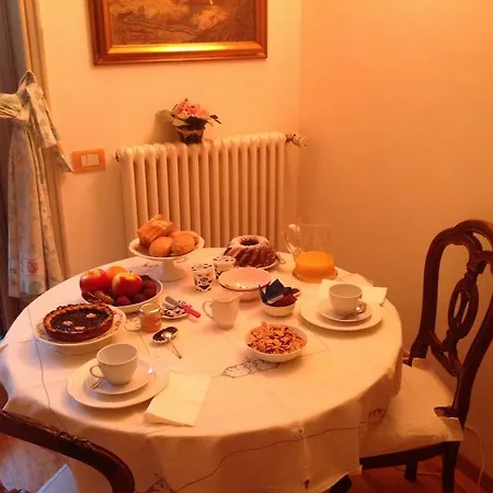 Il Glicine In Citta Oda ve Kahvaltı *
