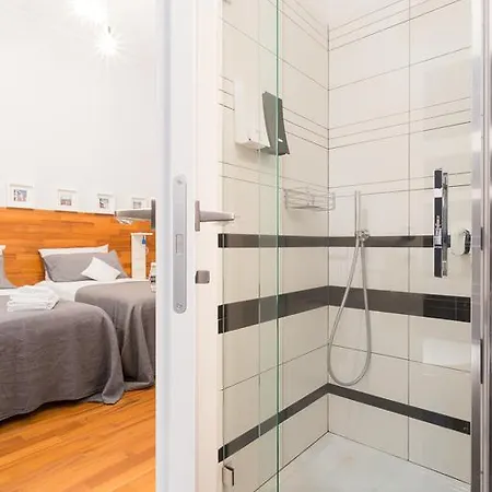 The Rent - Near Porta Romana Apartment *