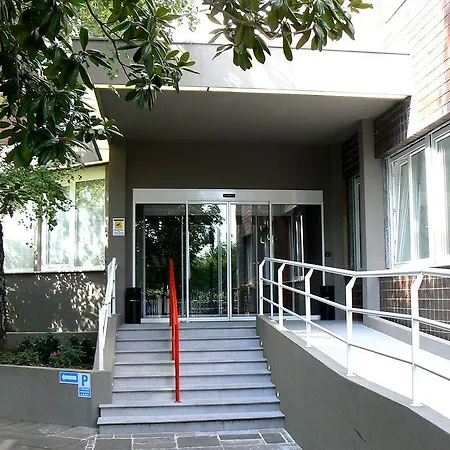 Residenza Cenisio מלון דירות 2*