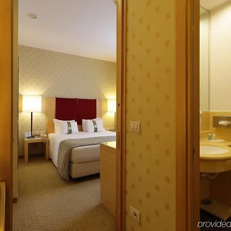 هوليداي إن غاريبالدي ستيشن