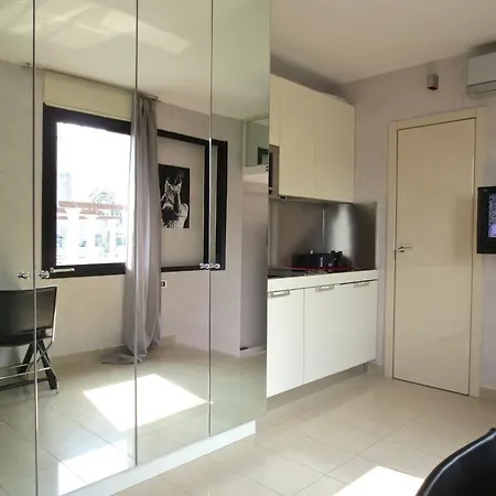 Appartement Temporary House - City Centre Milaan
