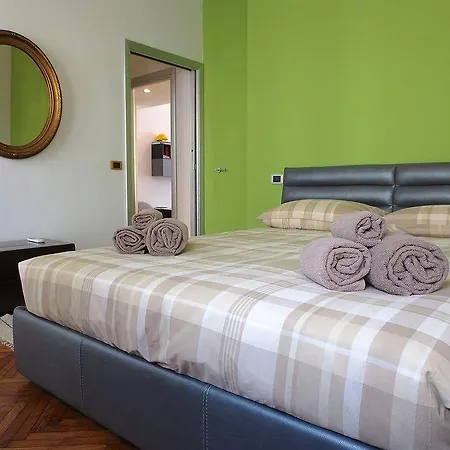 Temporary House - Design District Apartment Milan