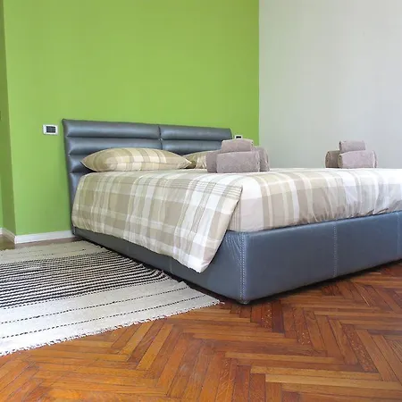 Temporary House - Design District Apartment Milan