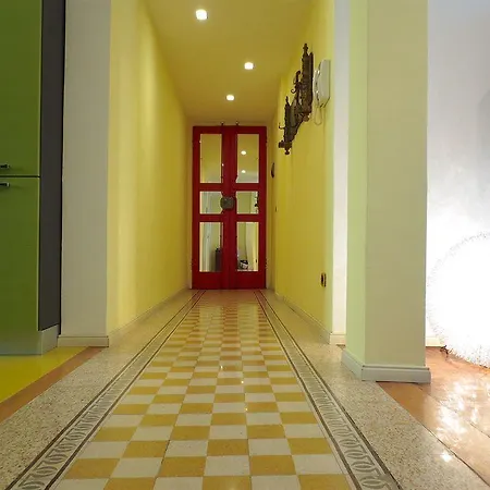 Temporary House - Design District Apartment