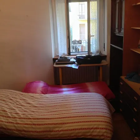 Pensión Mac Mahon 44 *