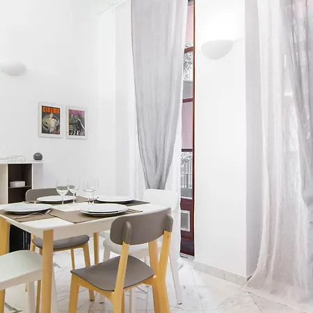 アパート Easyhomes - Duomo Agnello ミラノ