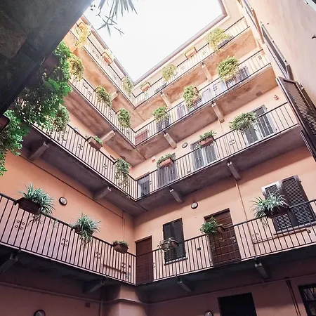 Apartment Easyhomes - Duomo Agnello Milan