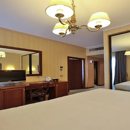 & Contessa Jolanda Mediolan