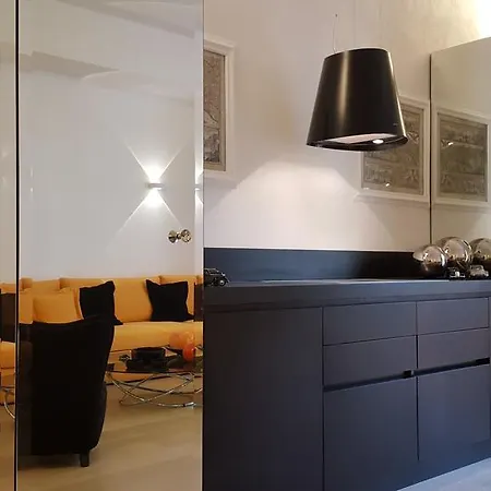 شقة Bnbutler - Broletto 39 - A Few Steps To The Duomo And La Scala ميلان