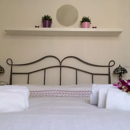 2 Bedrooms, Airco, Wifi, Garibaldi Station By Kibilu Affitti Brevi