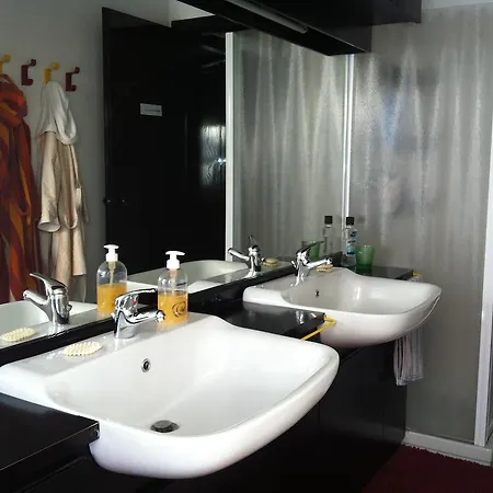 Two Beds In The Green Near The Fair