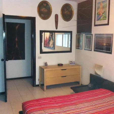 Two Beds In The Green Near The Fair