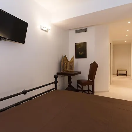 La Del Pino ميلان