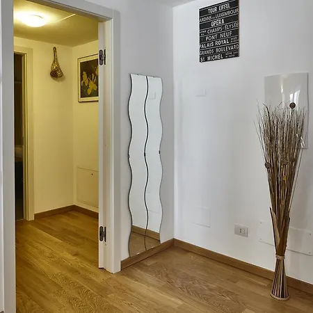Apartment Station Superior Milan