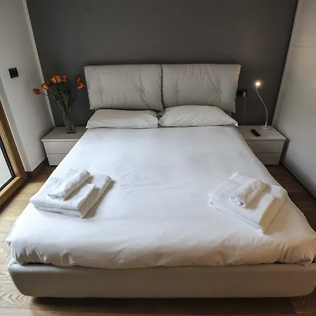 Apartment Navigli 10 *