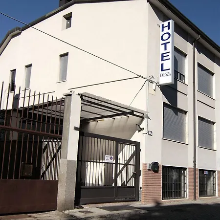 Hotel Faenza *