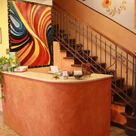 San Giovanni Hotell *