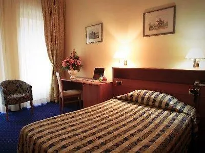 Hotel Garibaldi Palace Milão