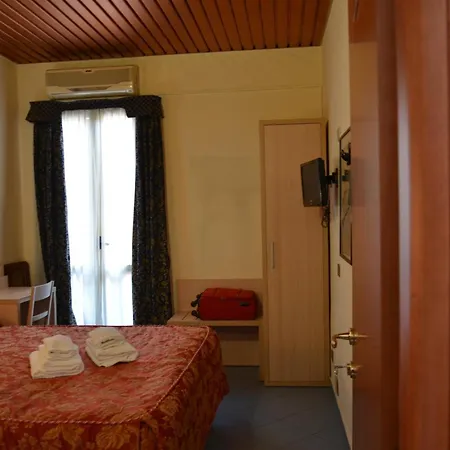 Nizza Milán