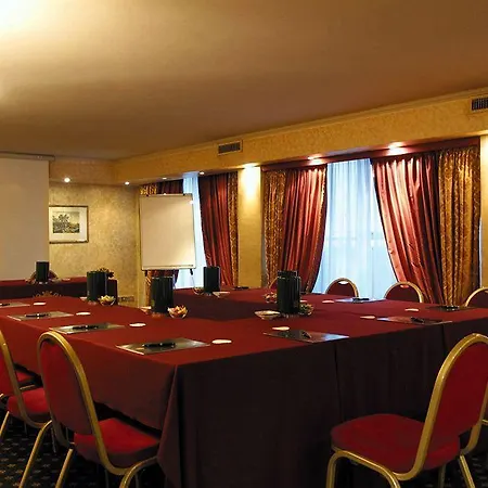 Hotel Sina De La Milaan