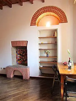 Temporary House - Design District