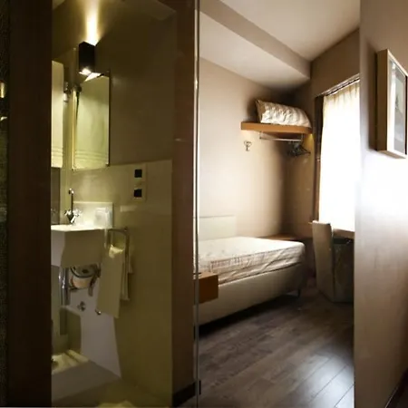 Mentana, By R Collection 4* Milano