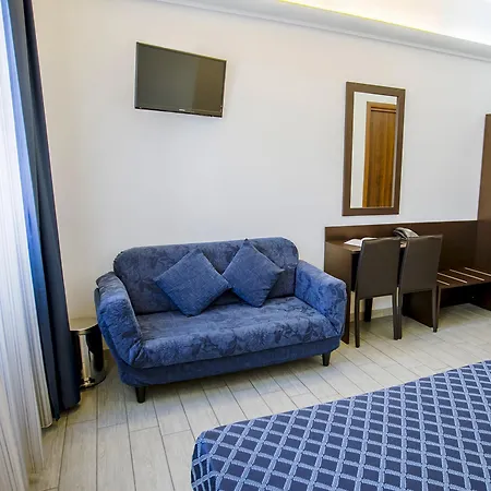 Av Hotel 2*