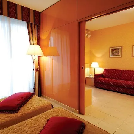 Unaway & Quark Due 4*