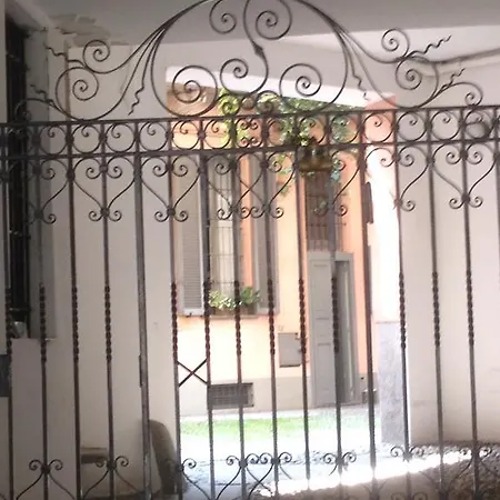 Charming And Elegant Historic Center Of Apartment Milan
