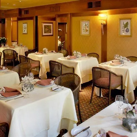 Hotel Sina De La