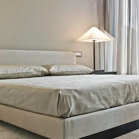 Aparthotel Allegroitalia San Pietro All'orto 6 4*