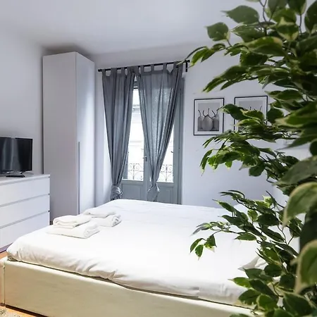 Apartment Cadorna Center Studio-by Flatscollection Milan