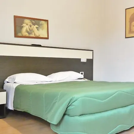 Hotel Arno *