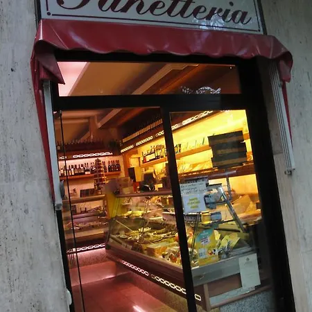 Via Sebino ミラノ