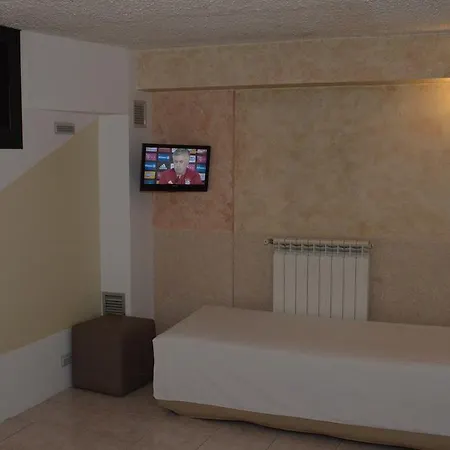 Apartment Rho