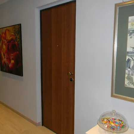 Borsa Apartment *