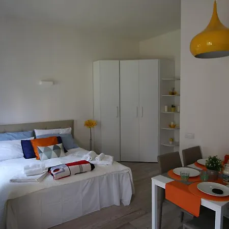 Curtatone 25 New * Milan
