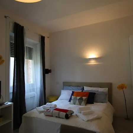 Curtatone 25 New Apartment Milan