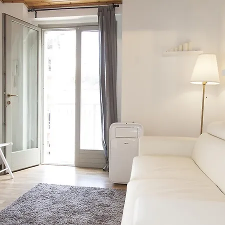 Cadorna Center Studio-by Flatscollection Apartment