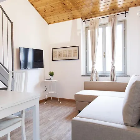 Cadorna Center Studio-by Flatscollection Apartment