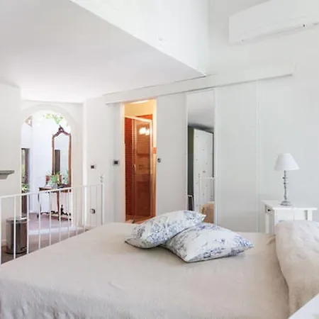 Gioia House Nocleg ze śniadaniem 4*