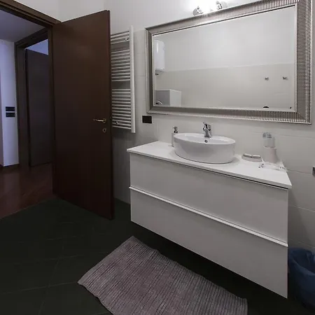 Hemeras Boutique Homes - Design In Center Apartment