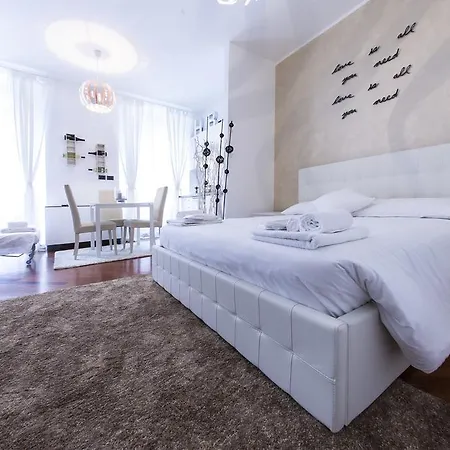Hemeras Boutique Homes - Design In Center * Milan