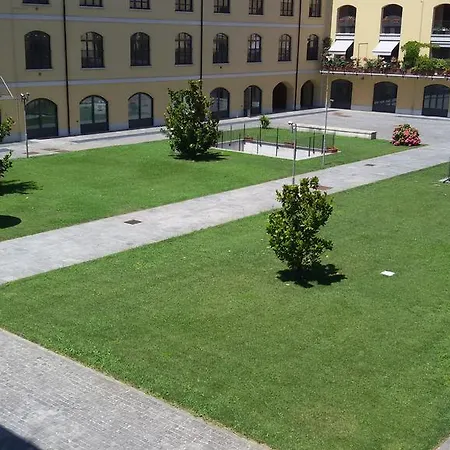 斯特凡尼娅公寓 *