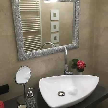 Milano Apartments *