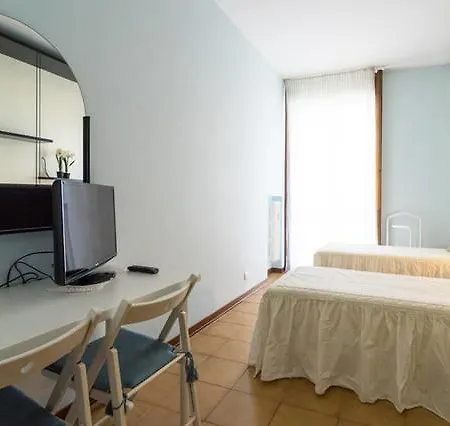 בית הארחה Duomo 15 Minuti מילאנו