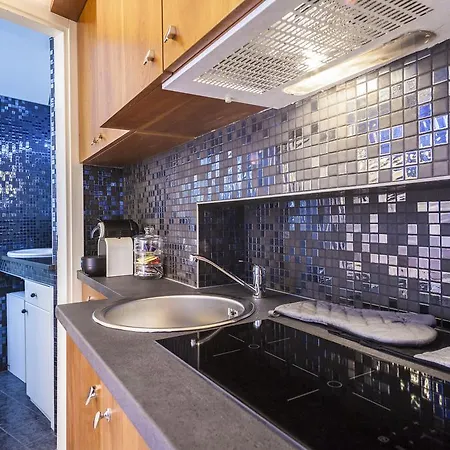 Hemeras Boutique Homes - City Center Design Flats *