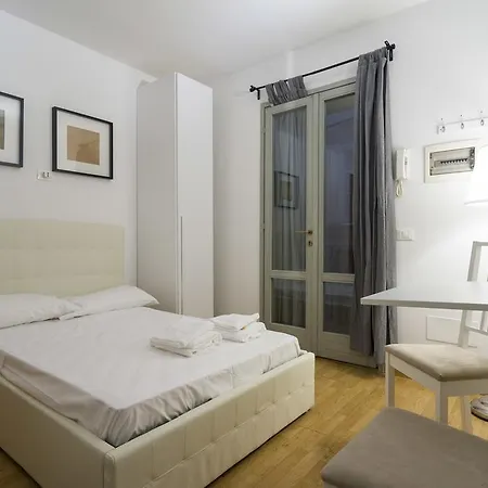 Cadorna Center Studio-by Flatscollection Apartment