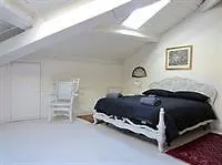 Temporary House - Independent House